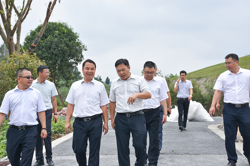 香港日升农业集团总裁李旭海一行莅临川威连界基地参观考察(图1)