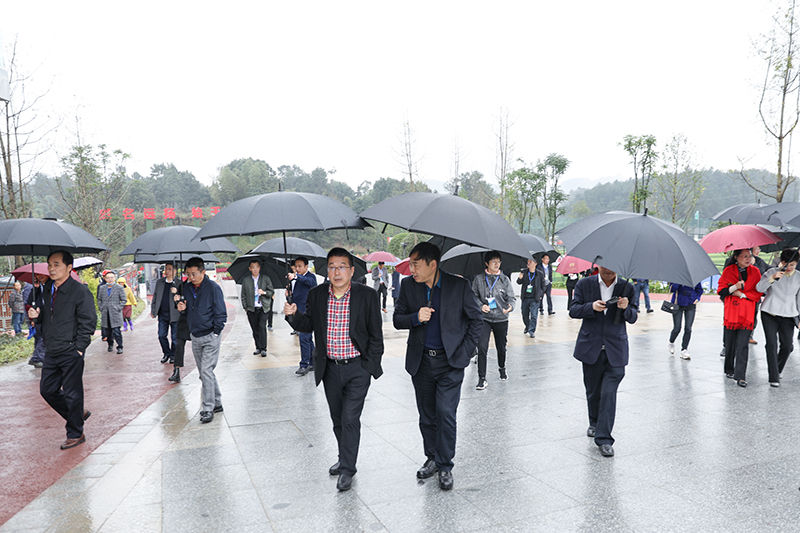 省总工会副主席苗勇率市州调研组专题调研zoty中欧体育企业职工之家阵地建设情况(图1)